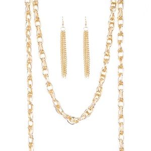 Paparazzi Scarfed for attention-Gold